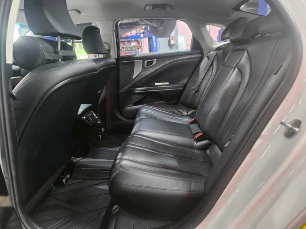 KIA K8 - Vista 9