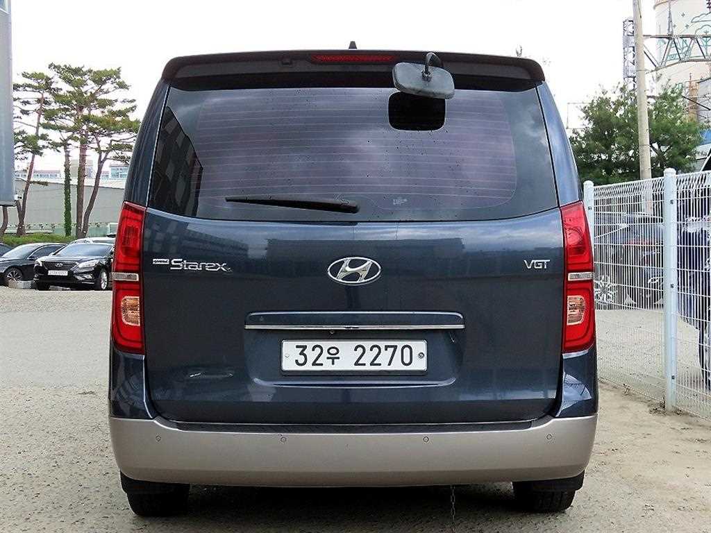 HYUNDAI Starex - Vista 4