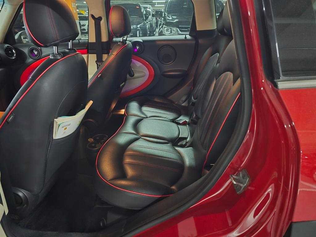 Mini Countryman - Vista 11