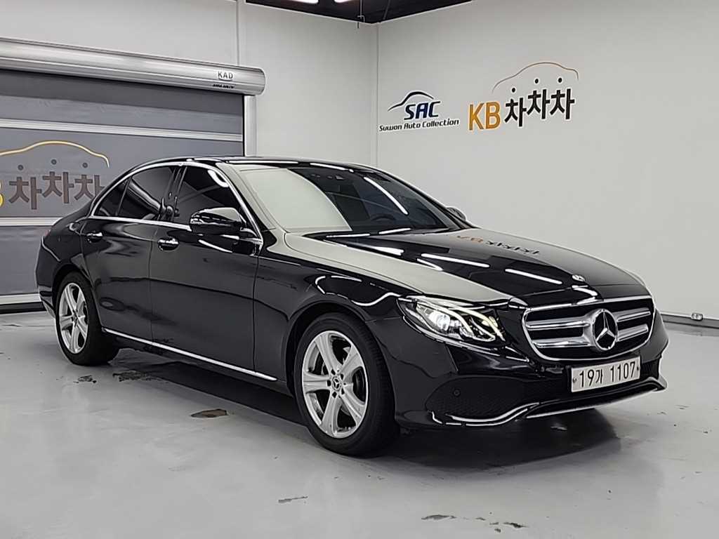 Mercedes Benz E class - Vista 4