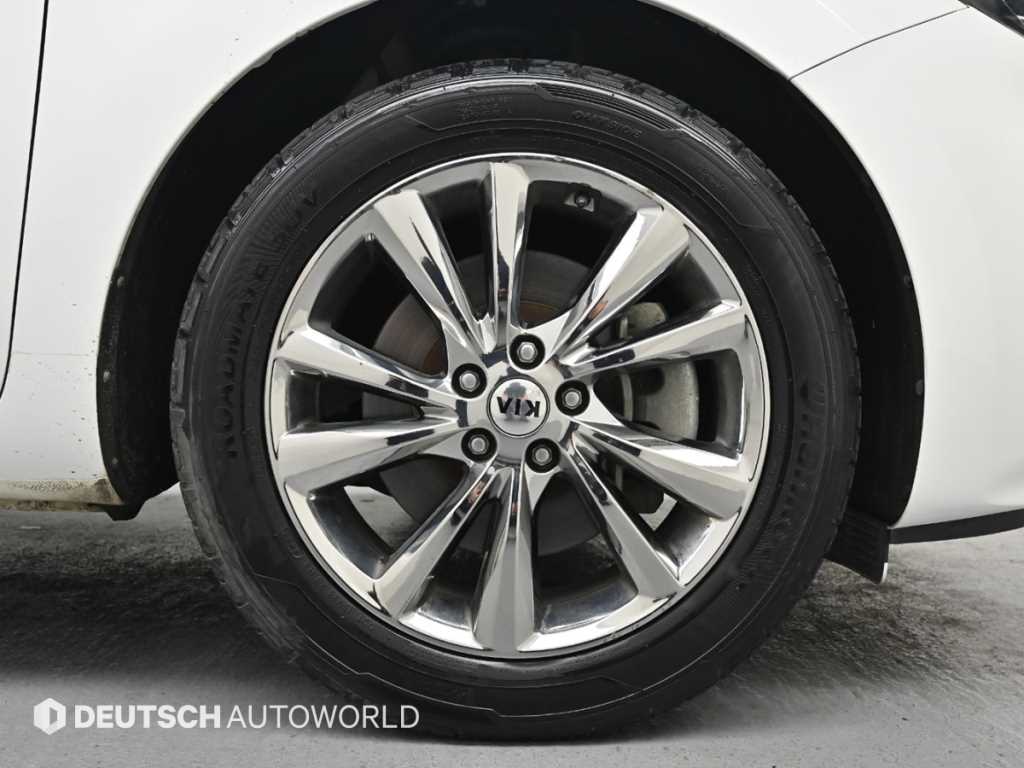 KIA Carnival - Vista 5