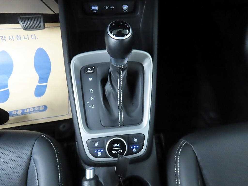 HYUNDAI Venue - Vista 10