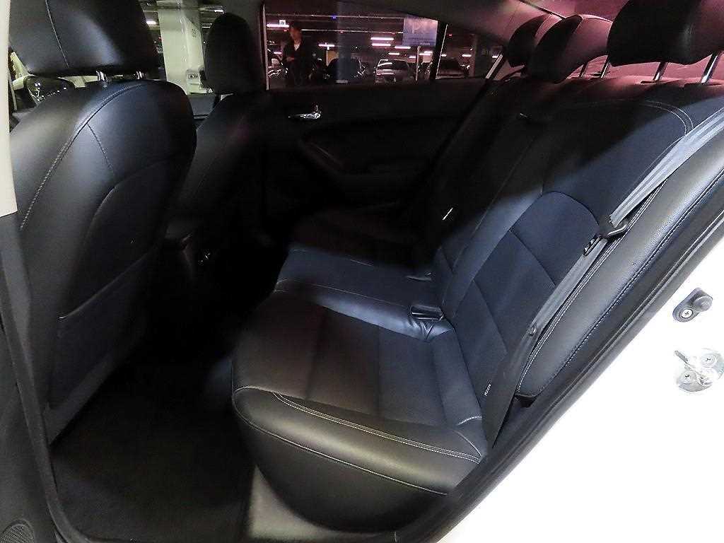 KIA K3 - Vista 7