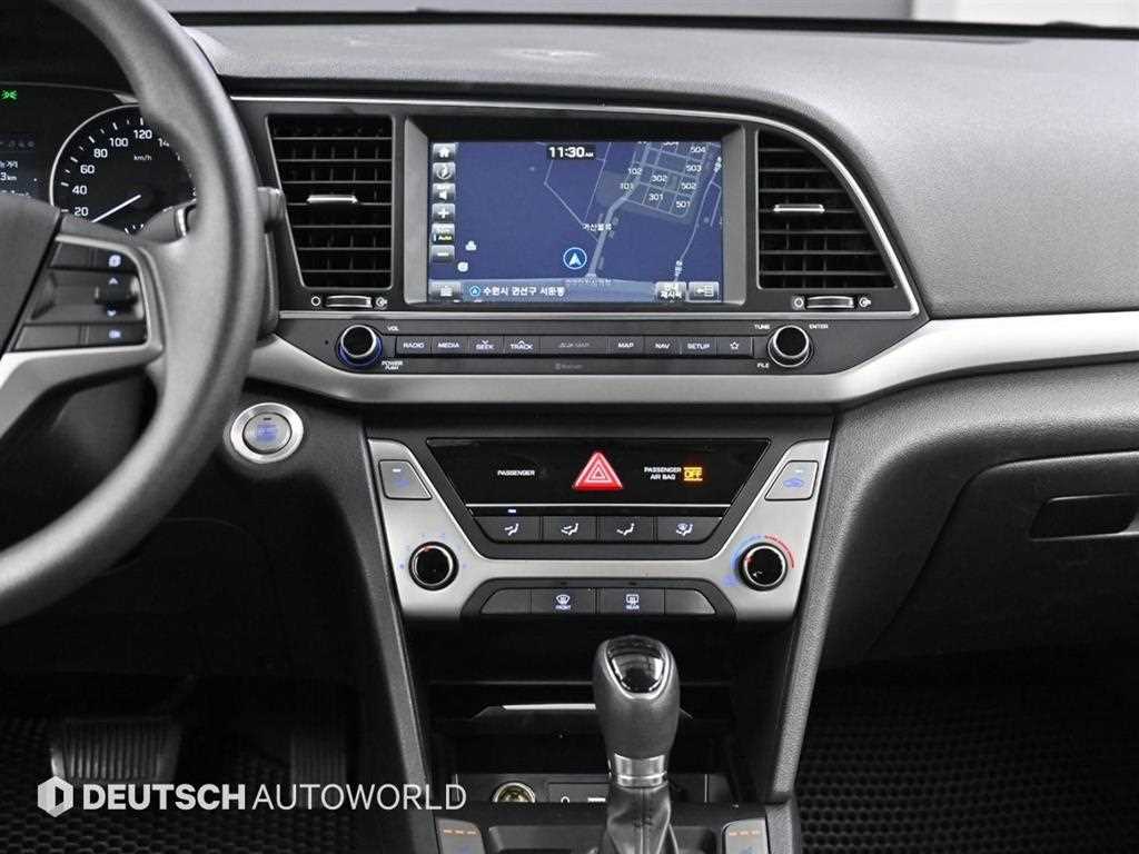 HYUNDAI Avante 2018 Blanco - Importación desde Corea - HF Imports Iquique - Foto 14