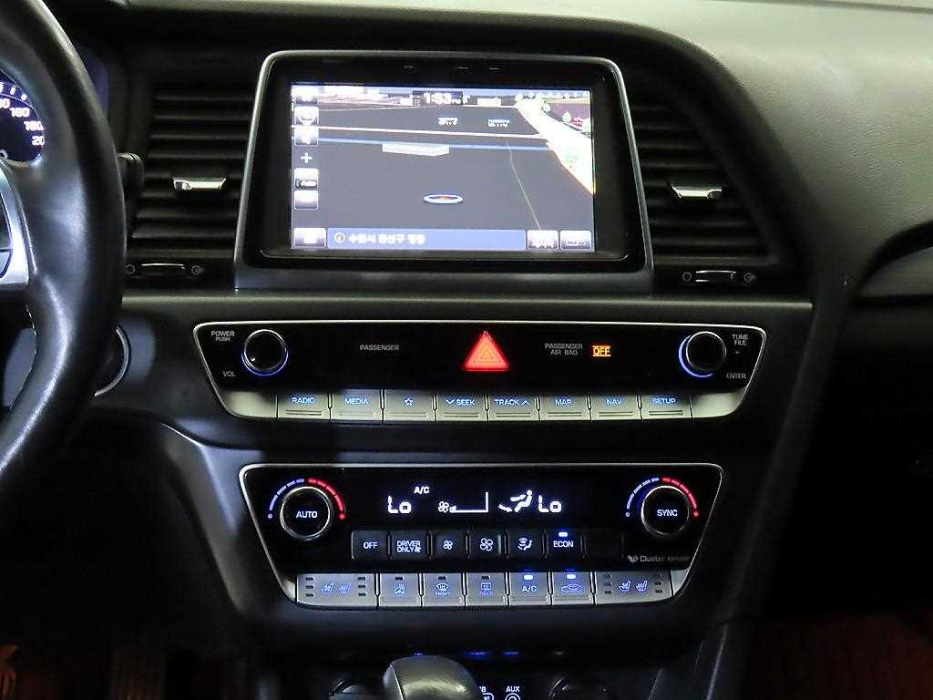 HYUNDAI Sonata - Vista 11