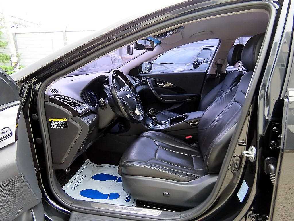 HYUNDAI Grandeur - Vista 5