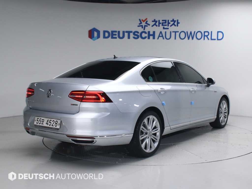 Volkswagen Passat - Vista 2