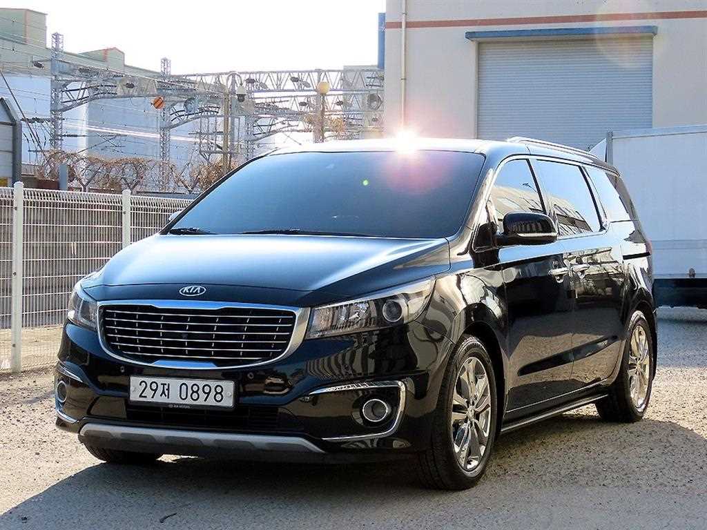 KIA Carnival - Vista 2