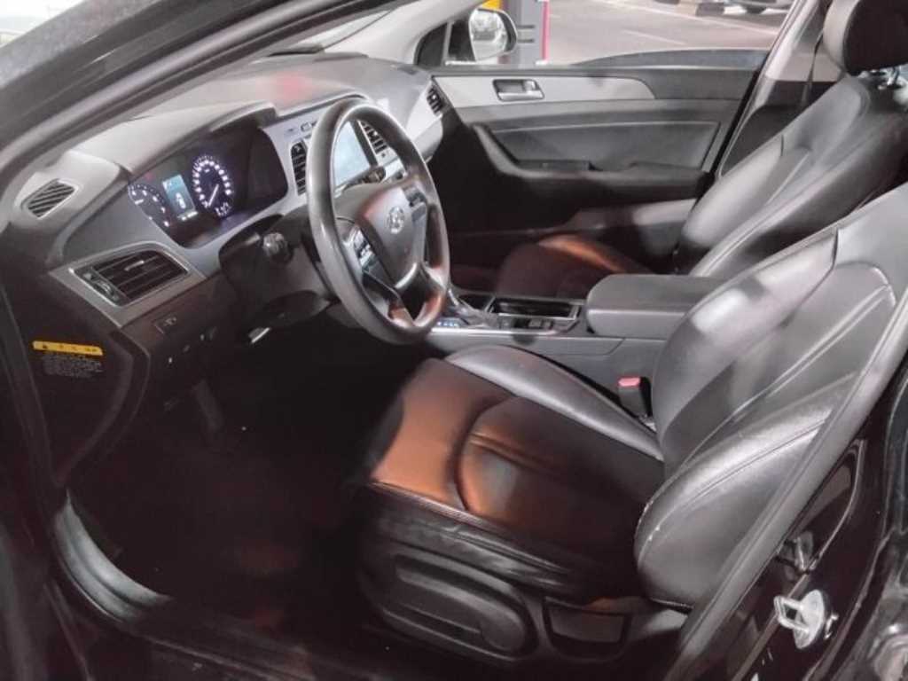 HYUNDAI Sonata - Vista 4