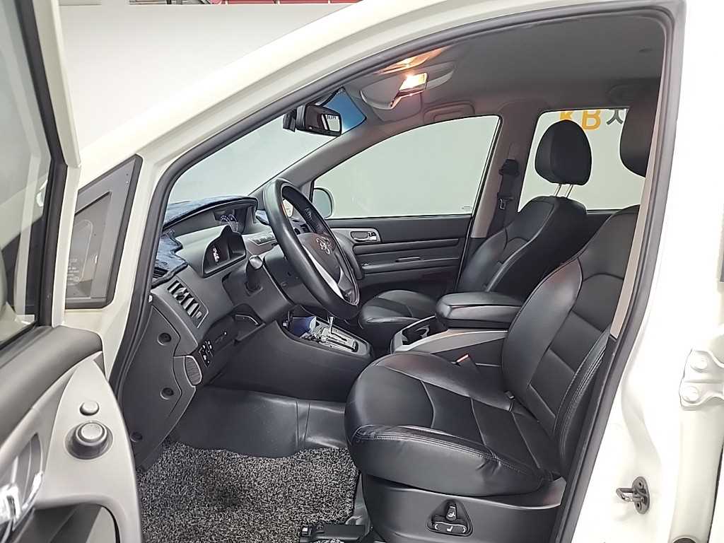 Ssangyong Korando - Vista 11