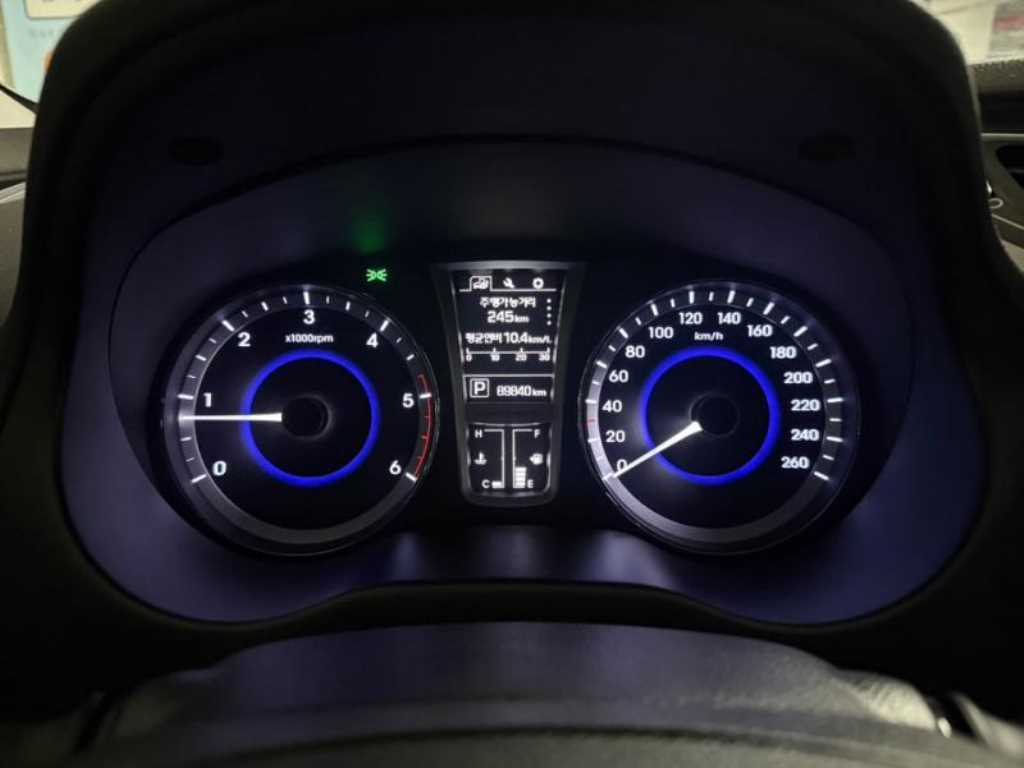 HYUNDAI Grandeur - Vista 9