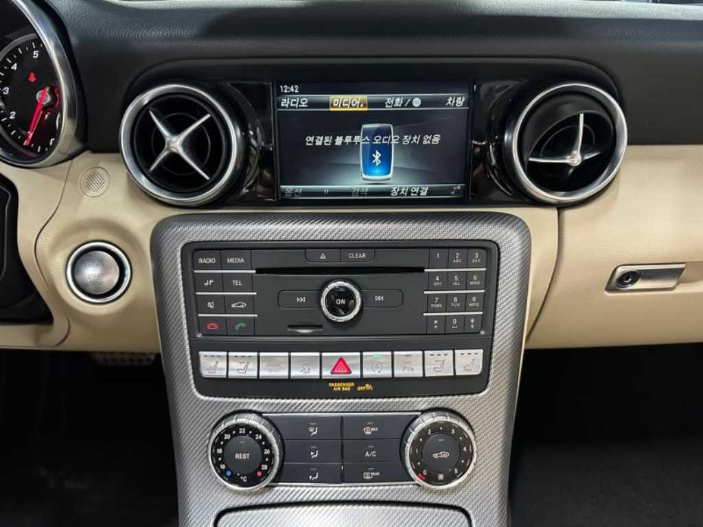 Mercedes Benz SLC Class - Vista 9