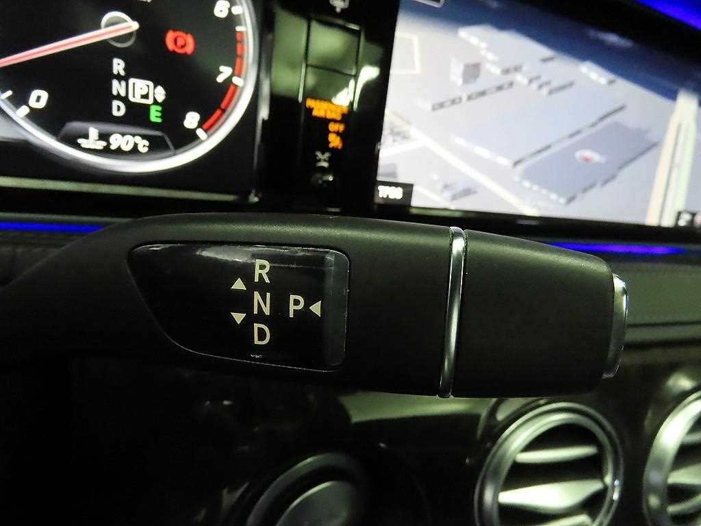 Mercedes Benz S Class - Vista 12
