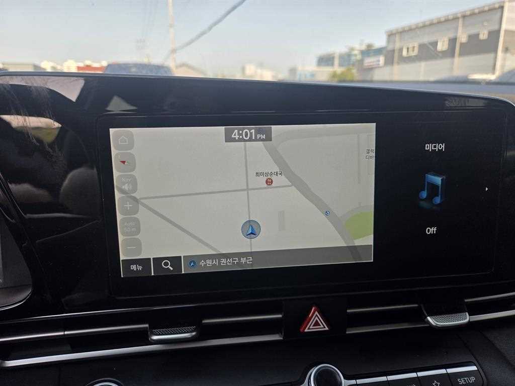 HYUNDAI Avante - Vista 10