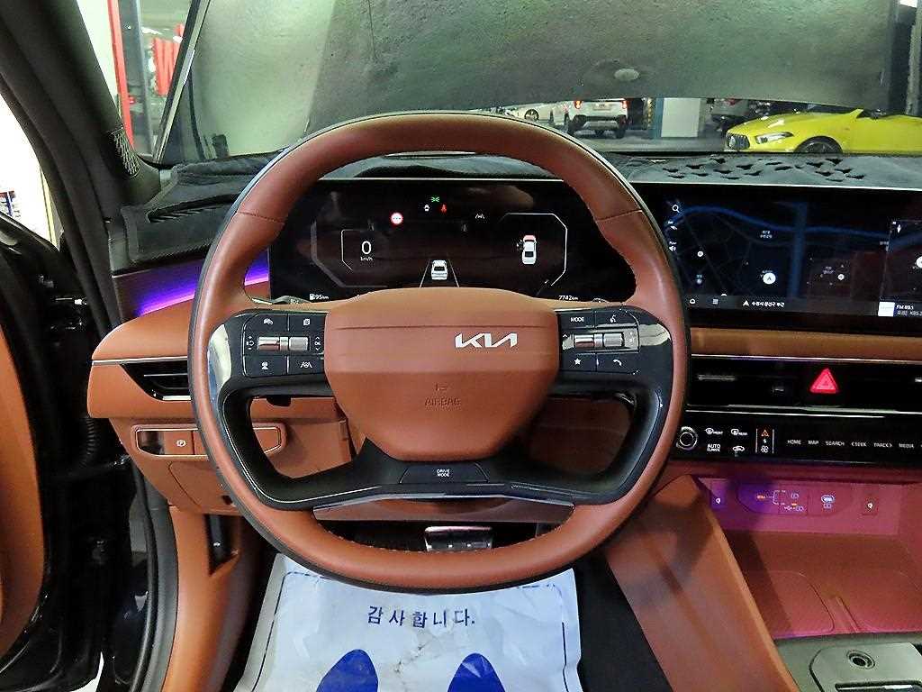 KIA K8 - Vista 8