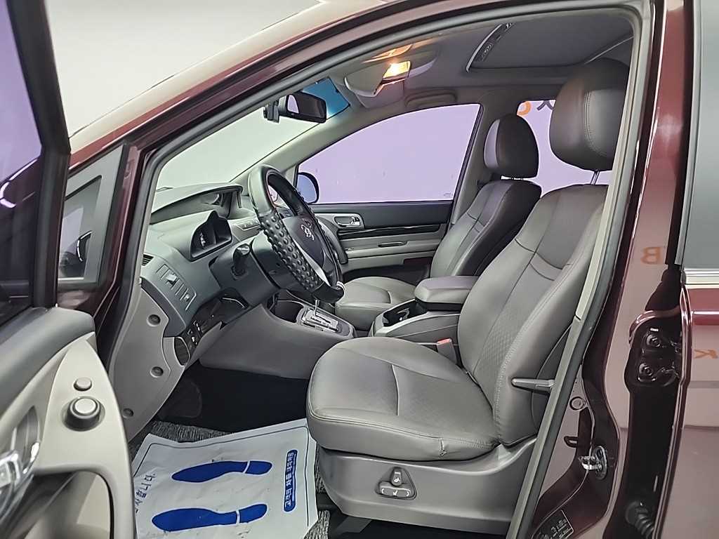 Ssangyong Korando - Vista 11