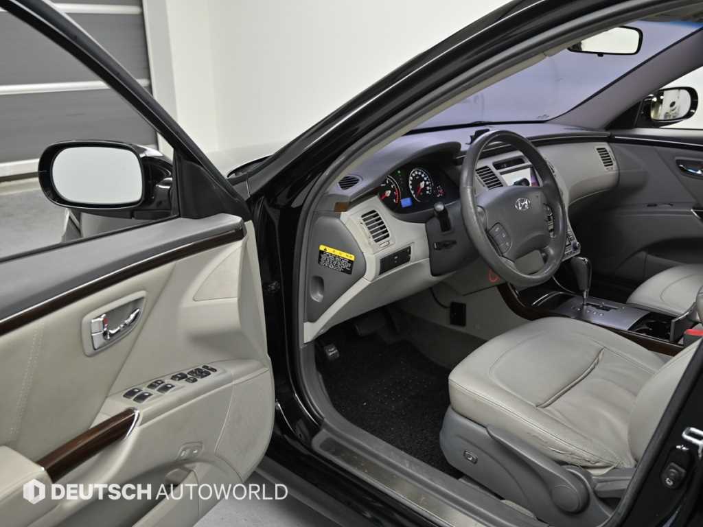 HYUNDAI Grandeur - Vista 11