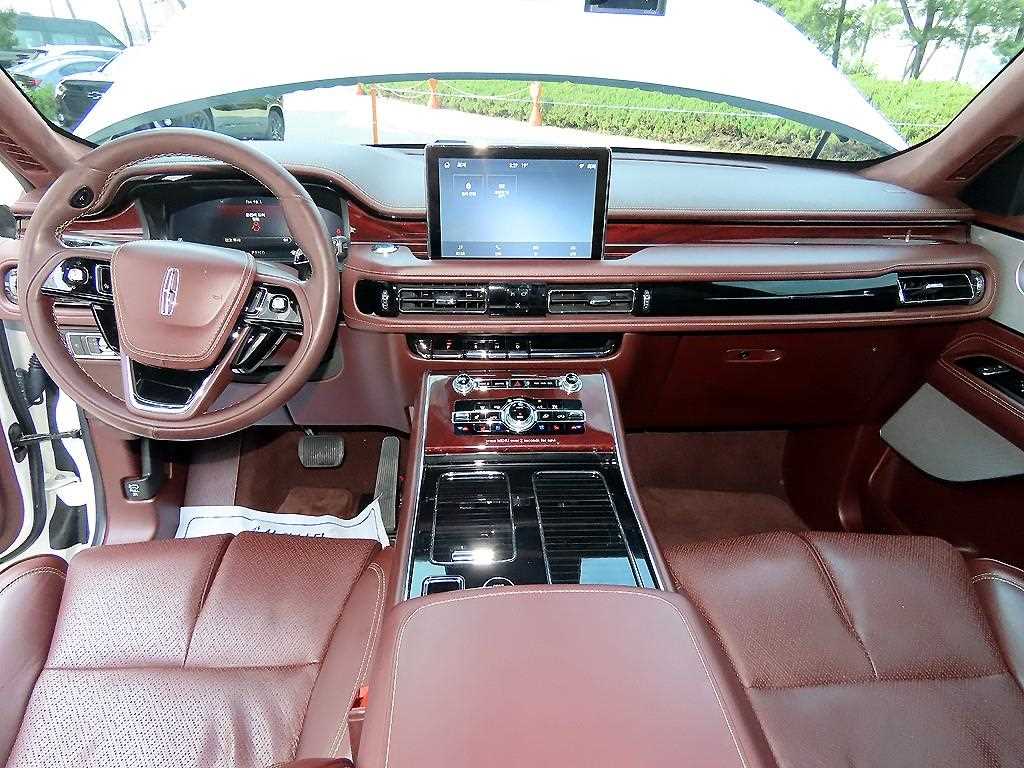Lincoln Aviator - Vista 7