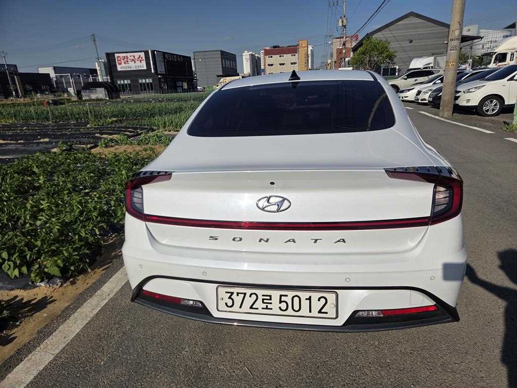 HYUNDAI Sonata - Vista 4
