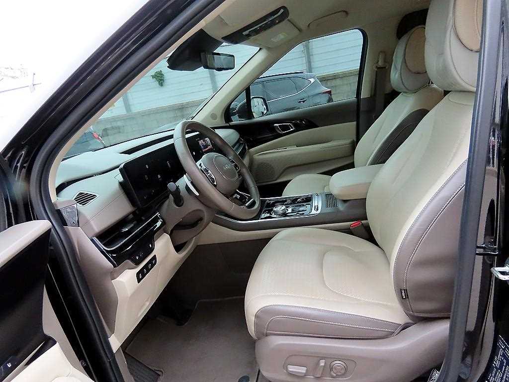 KIA Carnival - Vista 5