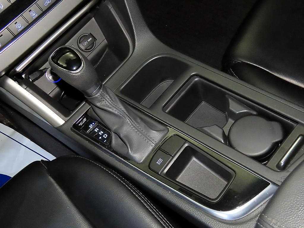 HYUNDAI Sonata - Vista 12