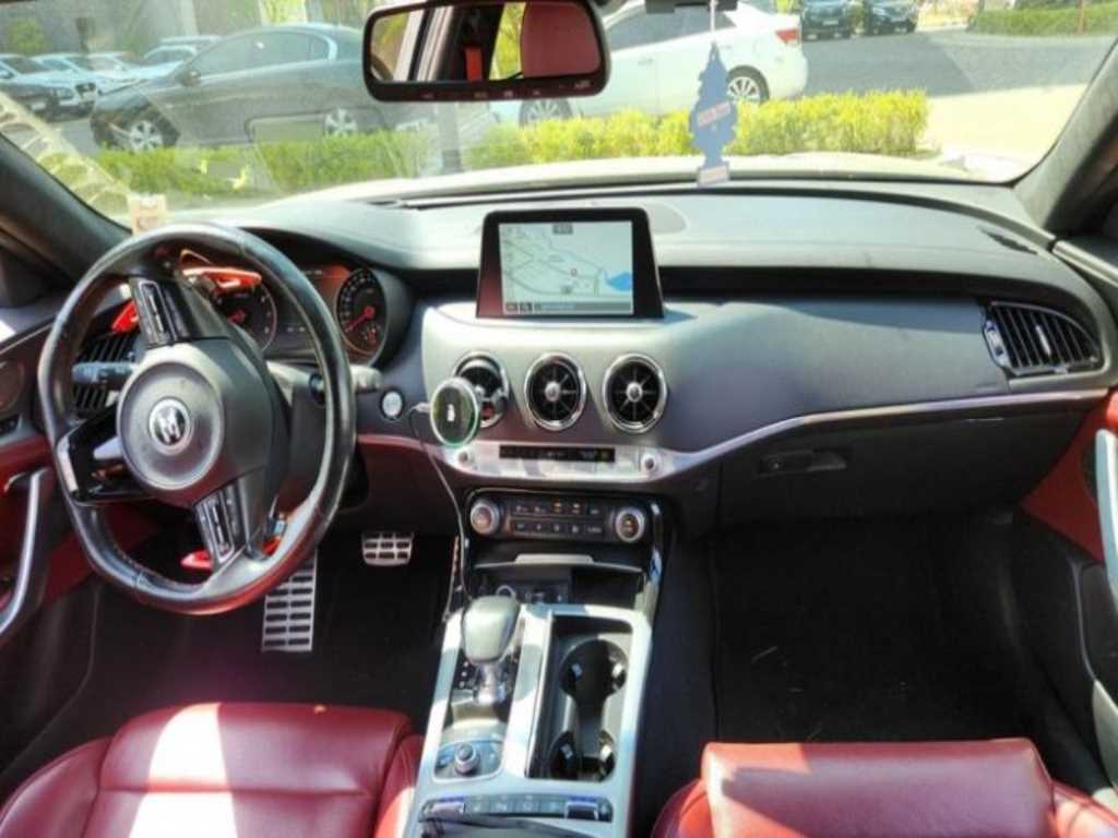 KIA Stinger - Vista 4