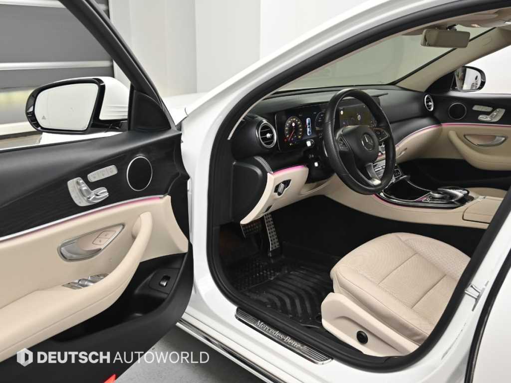 Mercedes Benz E class - Vista 12