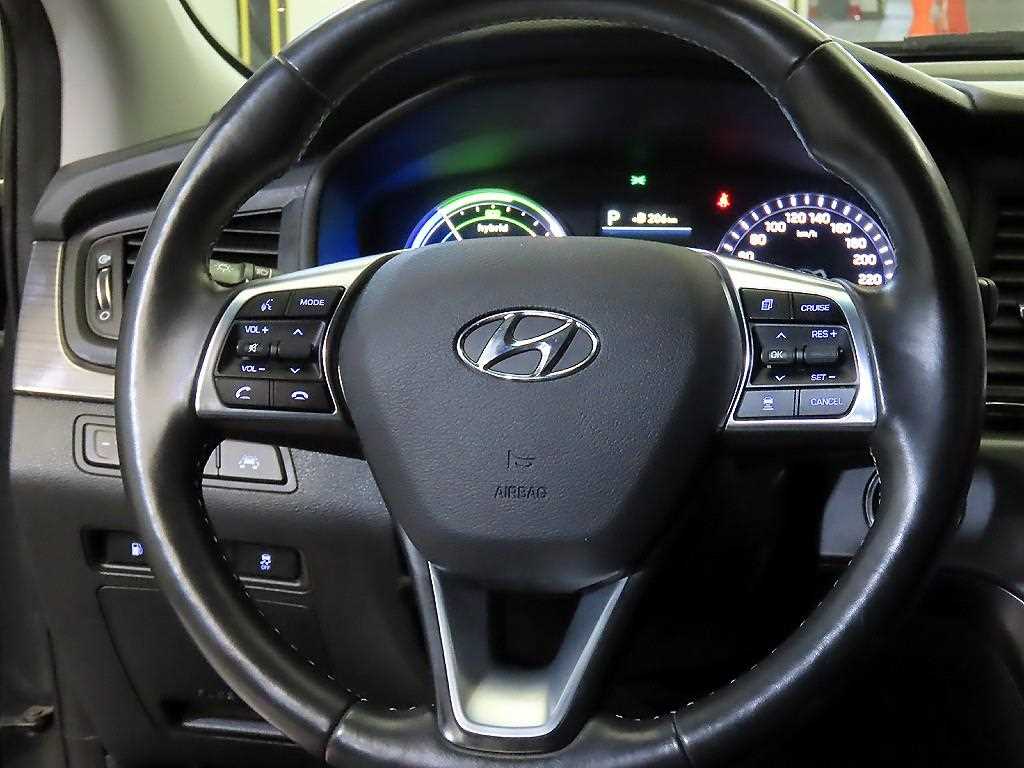HYUNDAI Sonata - Vista 8