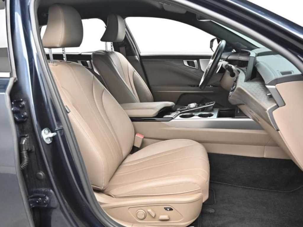 KIA K8 - Vista 10