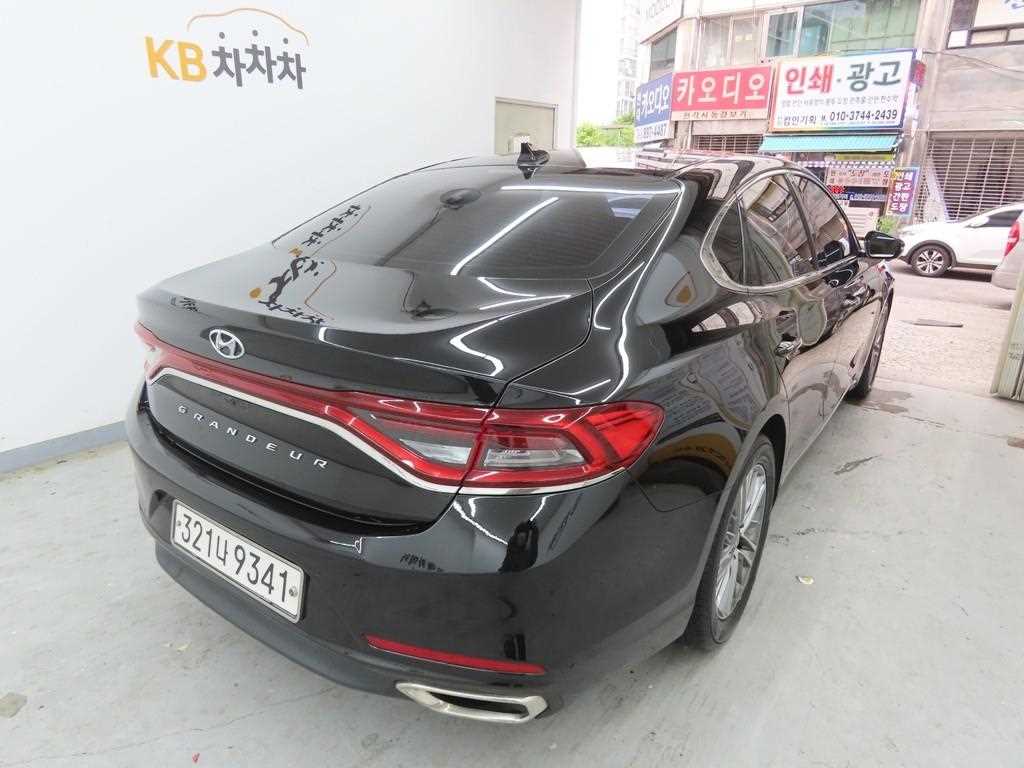 HYUNDAI Grandeur - Vista 3