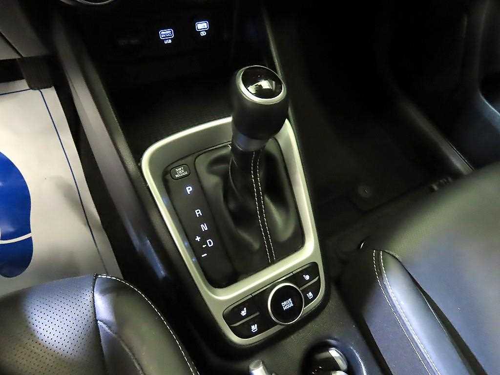 HYUNDAI Venue - Vista 12