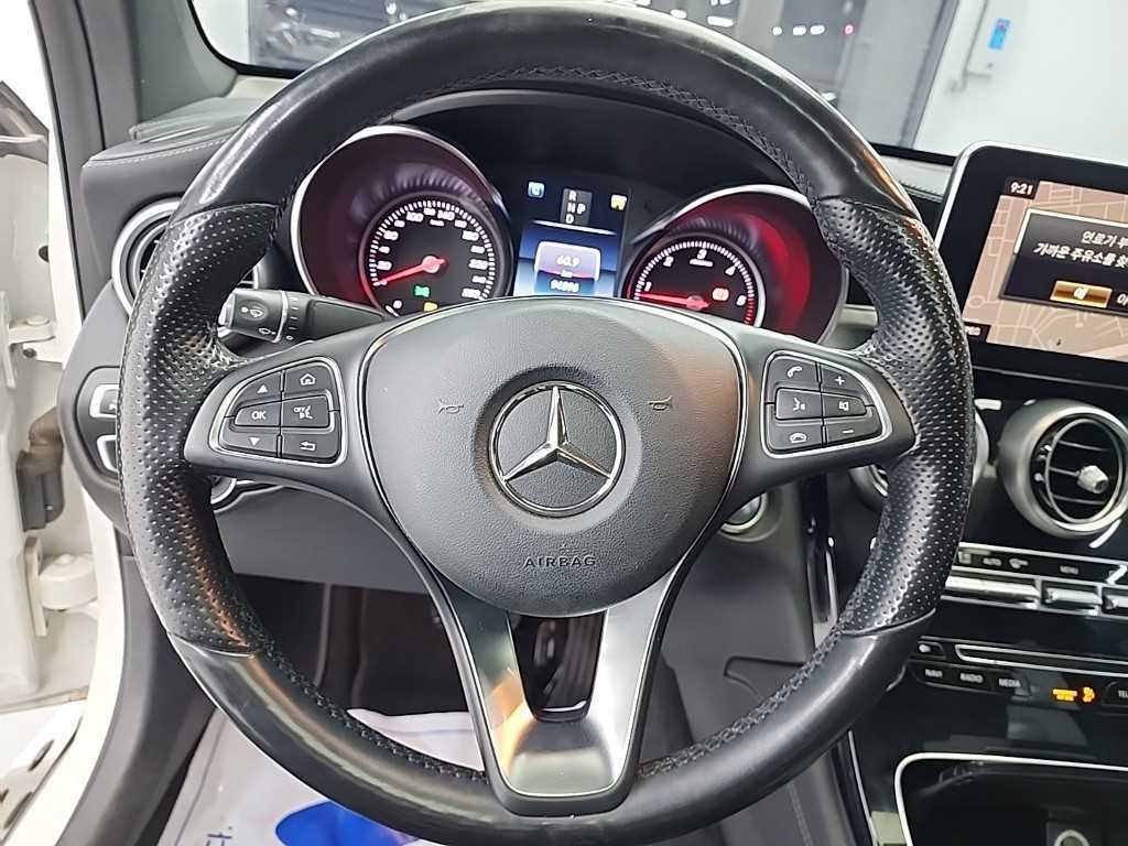Mercedes Benz GLC Class - Vista 9