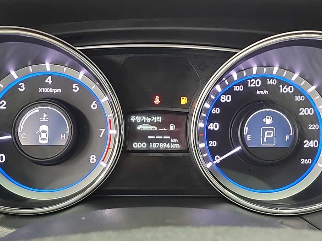 HYUNDAI Sonata - Vista 6