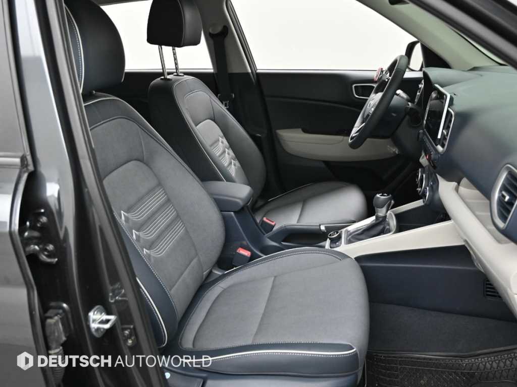 HYUNDAI Venue - Vista 10