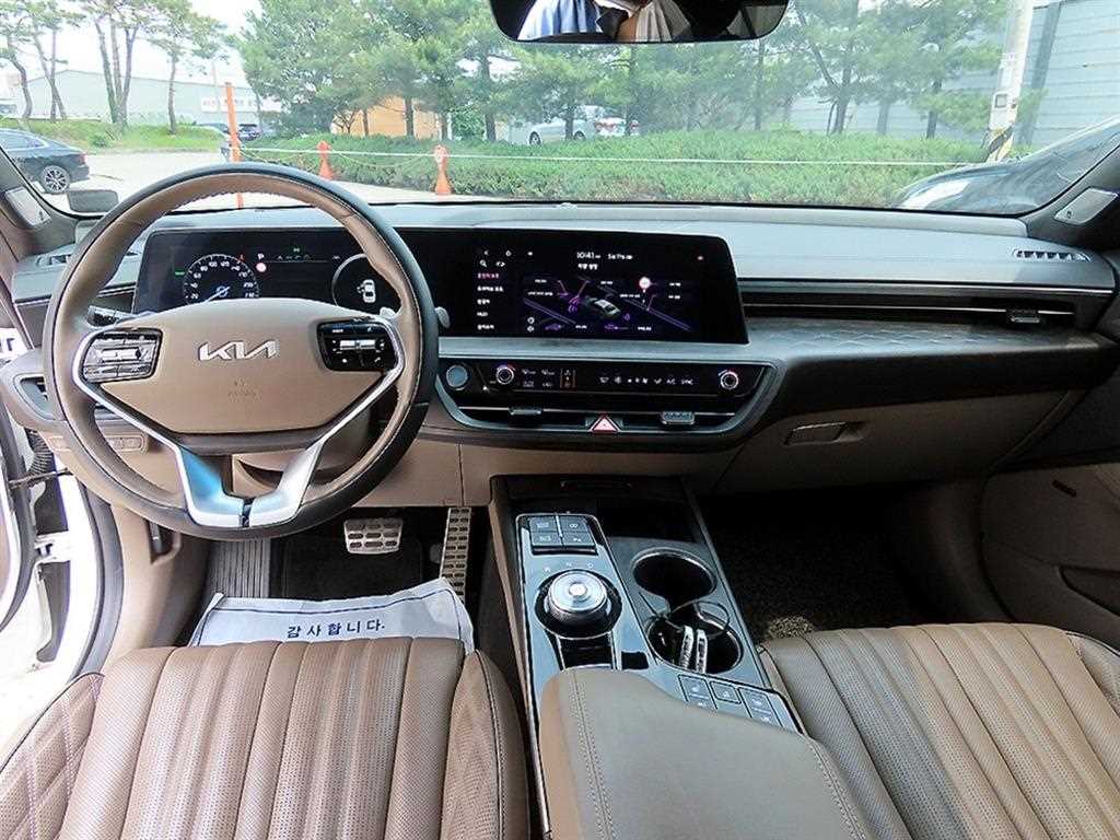 KIA K8 - Vista 7