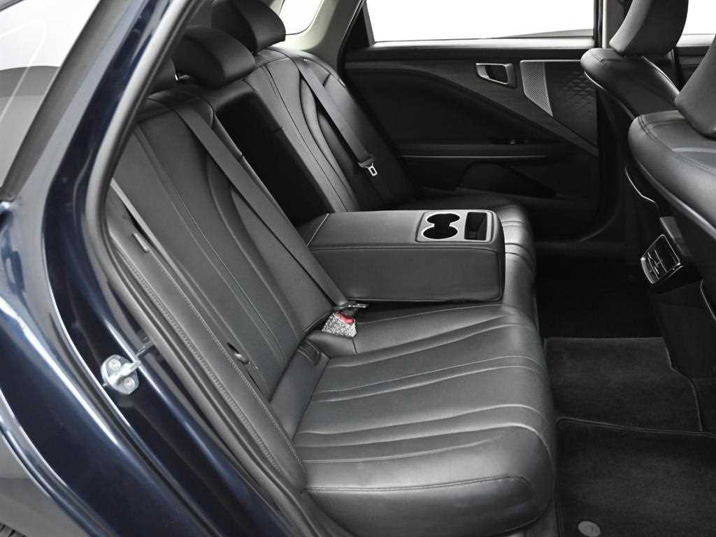 KIA K8 - Vista 12