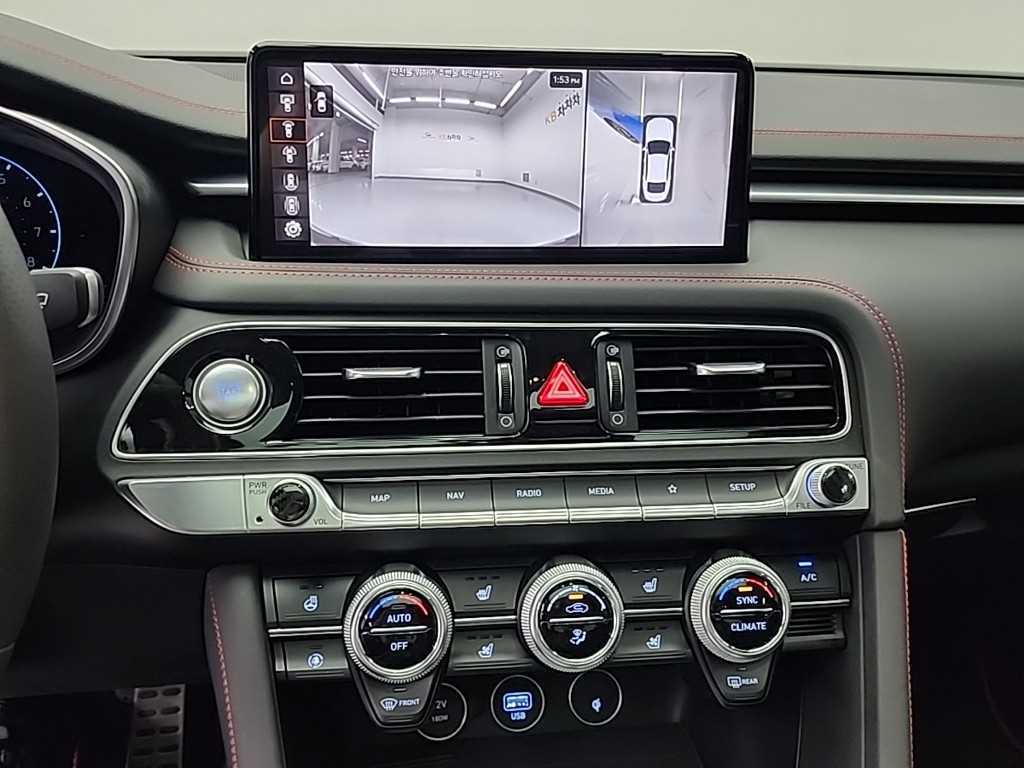 Genesis G70 - Vista 9