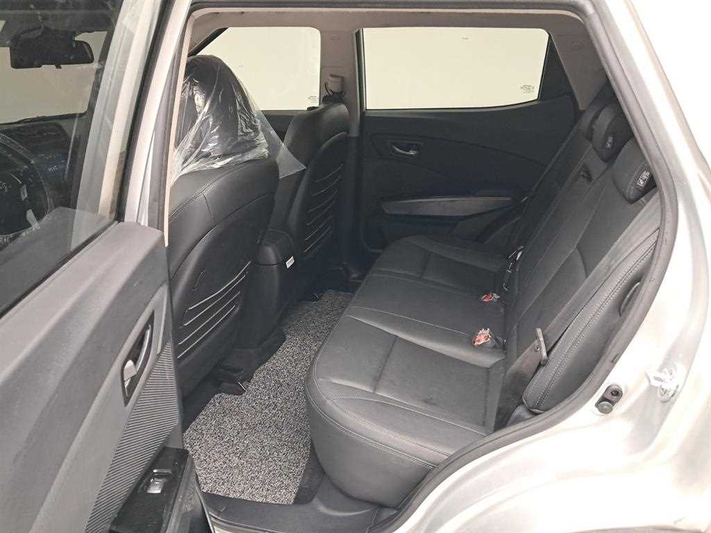 Ssangyong Tivoli - Vista 12