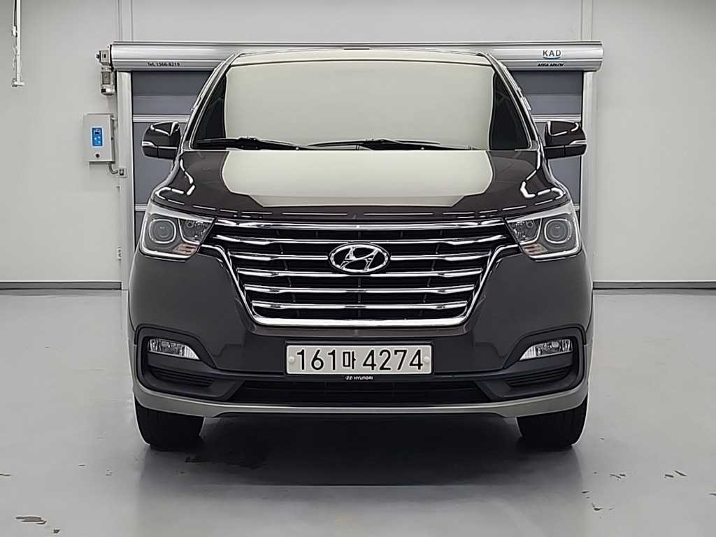 HYUNDAI Starex - Vista 2