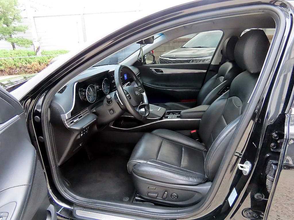 HYUNDAI Grandeur - Vista 5