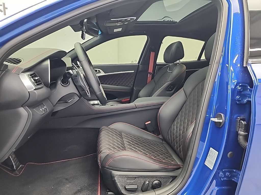 Genesis G70 - Vista 10