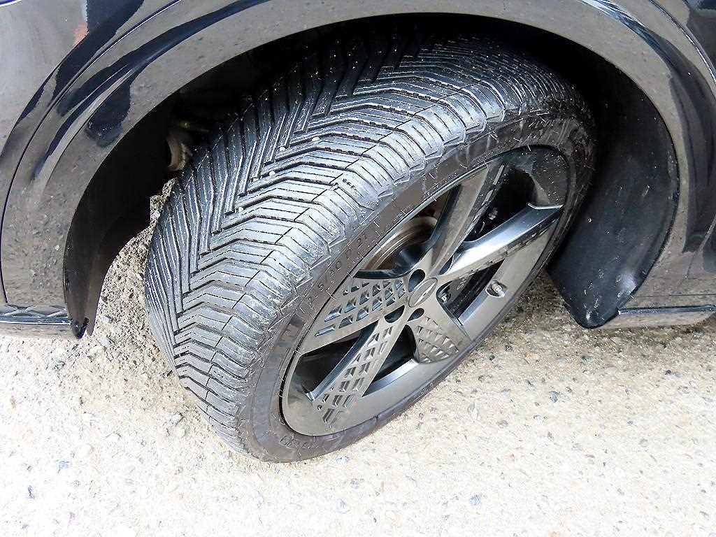 Genesis GV70 2023 Negro - Importación desde Corea - HF Imports Iquique - Foto 20