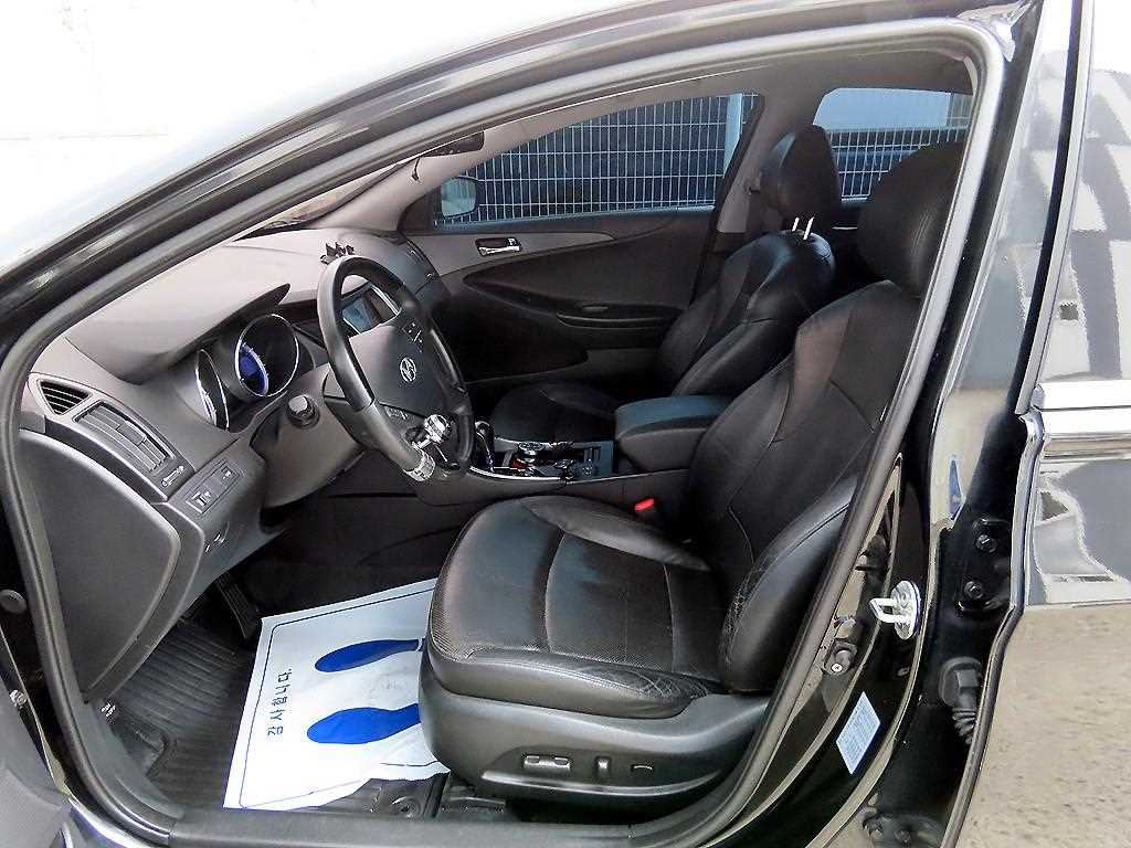 HYUNDAI Sonata - Vista 5