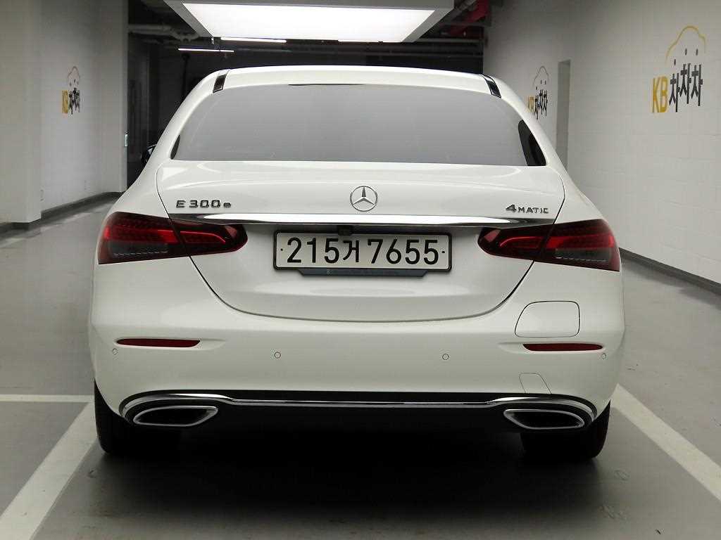 Mercedes Benz E class - Vista 3