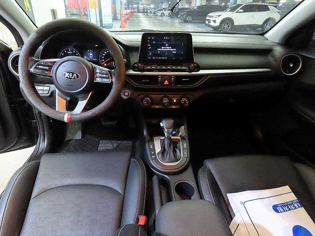 KIA K3 - Vista 10