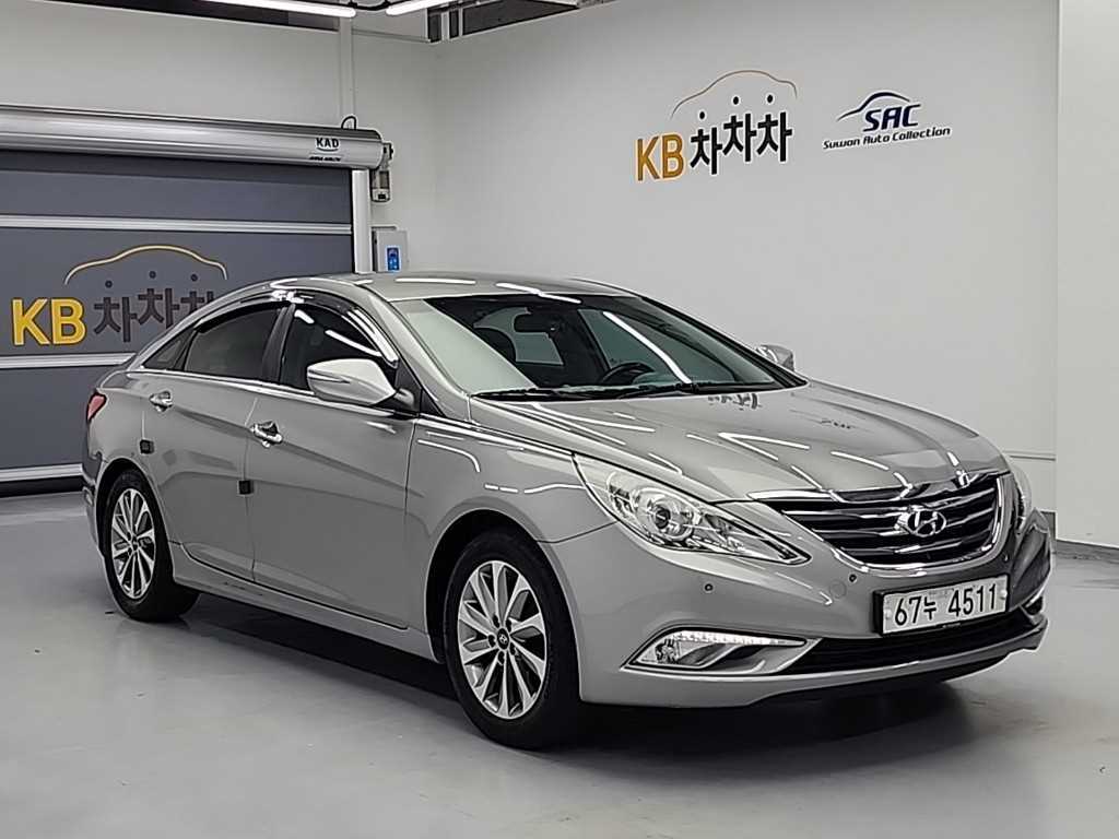 HYUNDAI Sonata - Vista 4