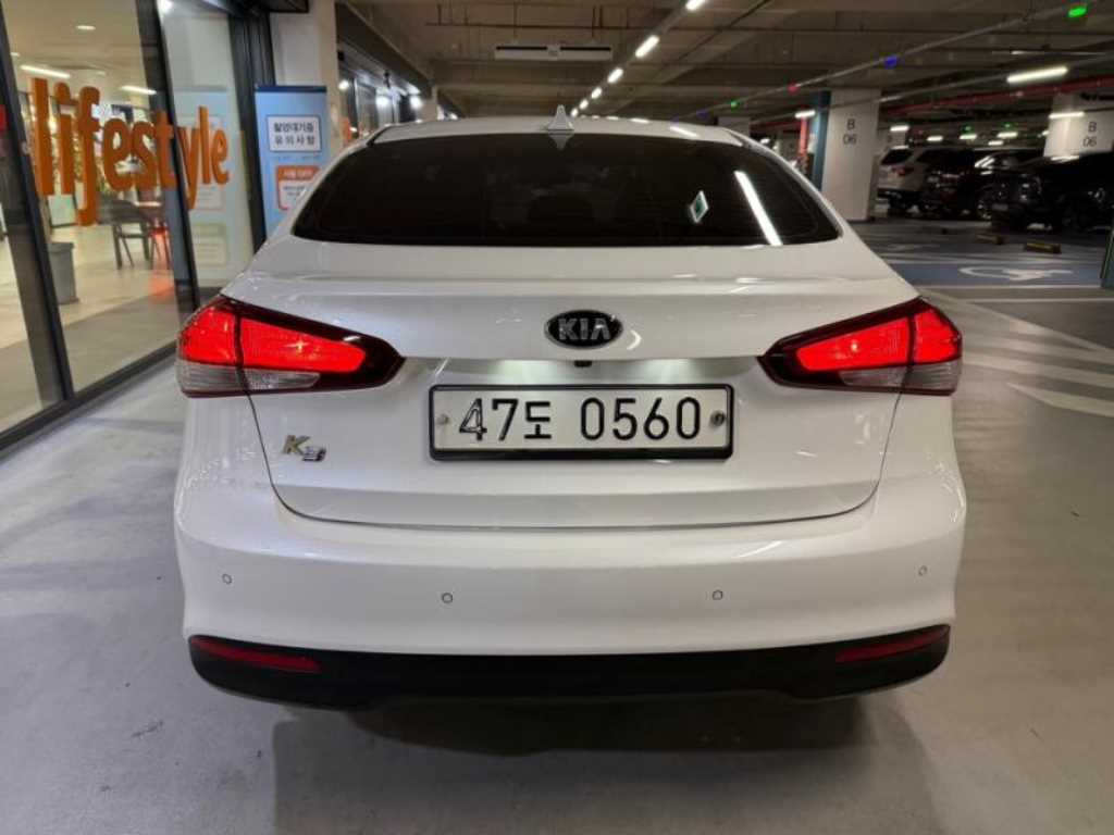 KIA K3 - Vista 5