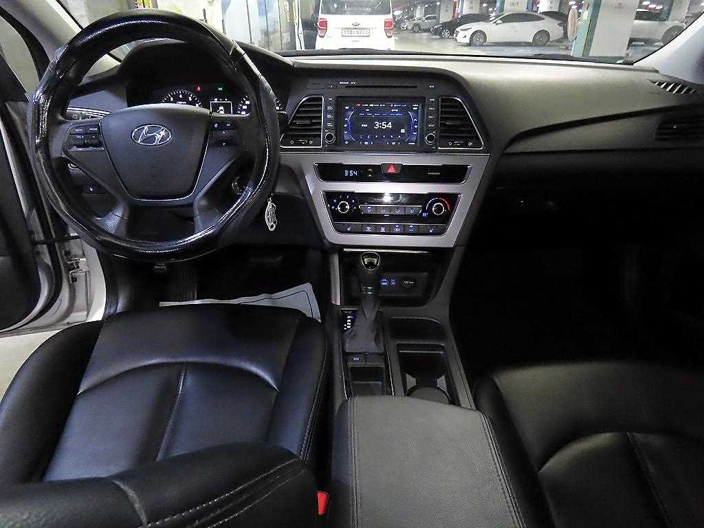 HYUNDAI Sonata - Vista 10