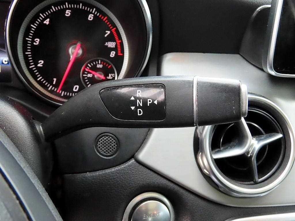 Mercedes Benz GLA Class - Vista 10