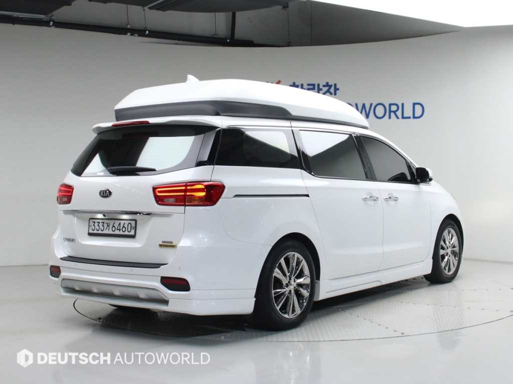 KIA Carnival - Vista 2